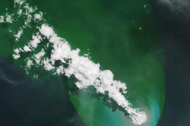 The Earth Gives Birth to an Island from Nothing.. Satellites Document "Volcanic Labor"