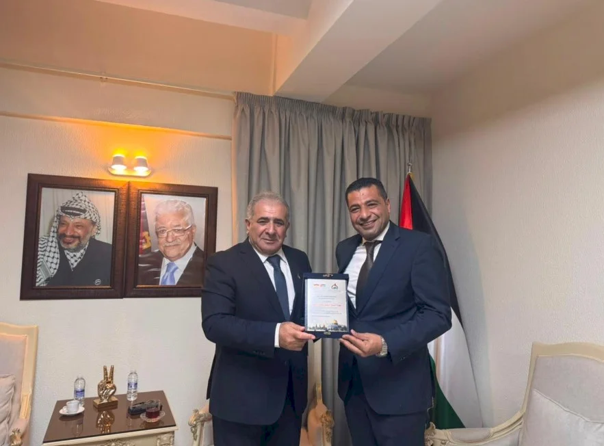 رئيس الجالية الفلسطينية في مدينة بريمن سامر اصلان  يكرّم سفير فلسطين لدى لبنان ويبحثان تعزيز التعاون لخدمة أبناء شعبنا