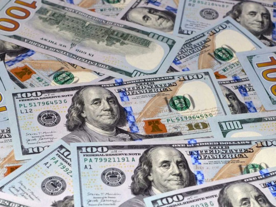 Stabilité relative du dollar près de 3,04 shekels avec des prévisions de retour de pressions inflationnistes