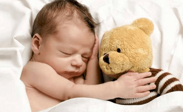 6 طرق لجعل طفلك الرَّضيع ينام ليلاً