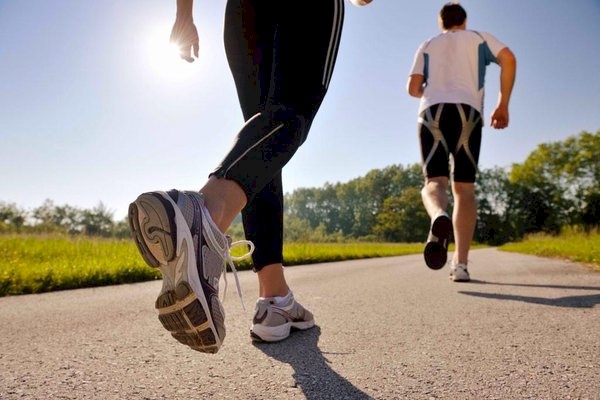الجوارب الضاغطة.. هل تريح العضلات وتوفر الوقت؟