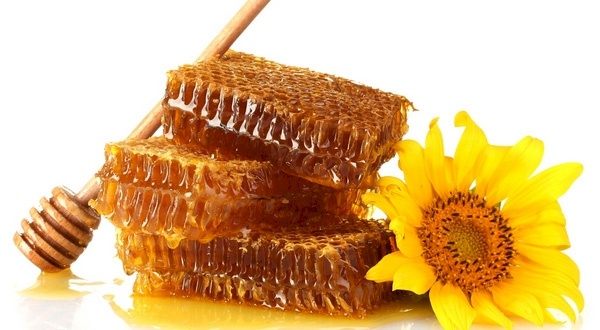 لمن يعتقد أن العسل مفيد للعينين!
