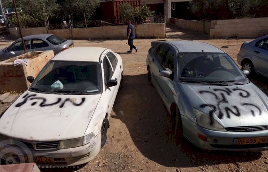 مسوطنون يعتدون على مركبات المواطنين في القدس